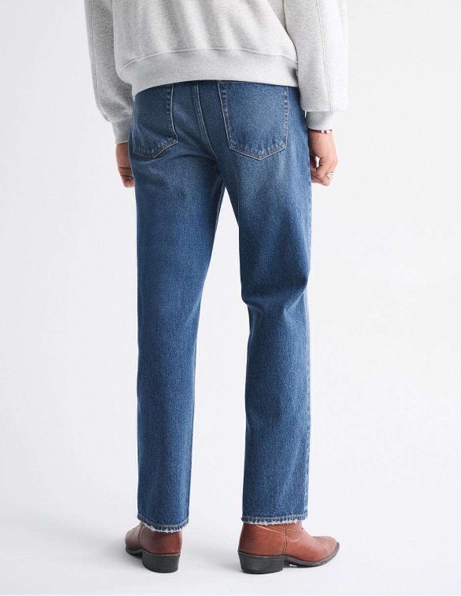Jeans straight deslavado para hombre 6