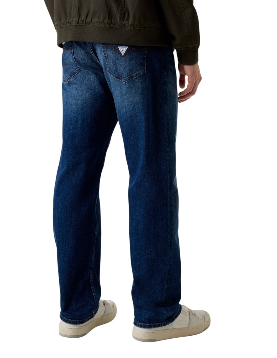 Jeans relaxed lavado obscuro para hombre 2