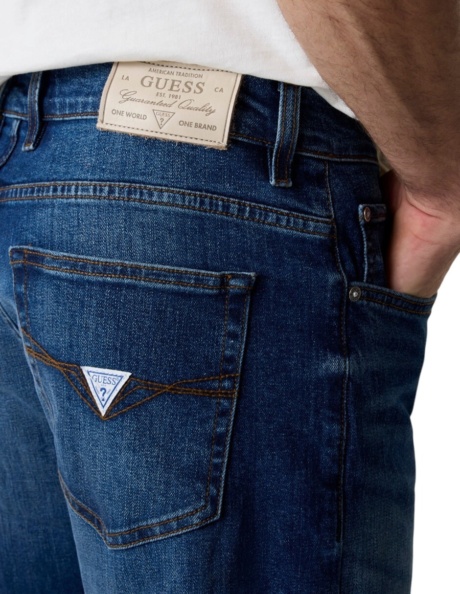 Jeans relaxed lavado obscuro para hombre 3