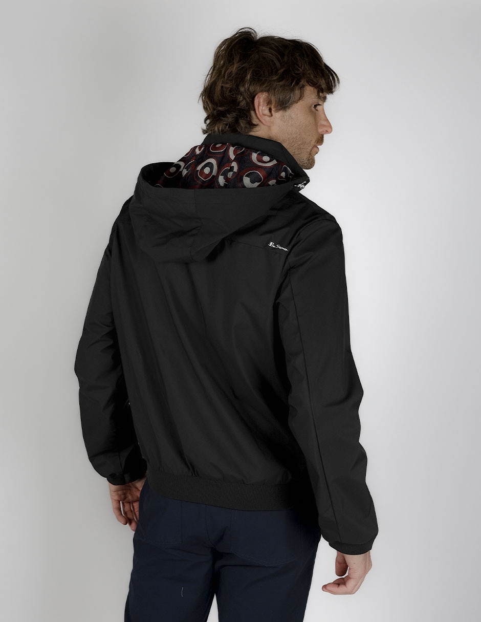 Chamarra rompevientos Ben Sherman capucha y bolsa para hombre