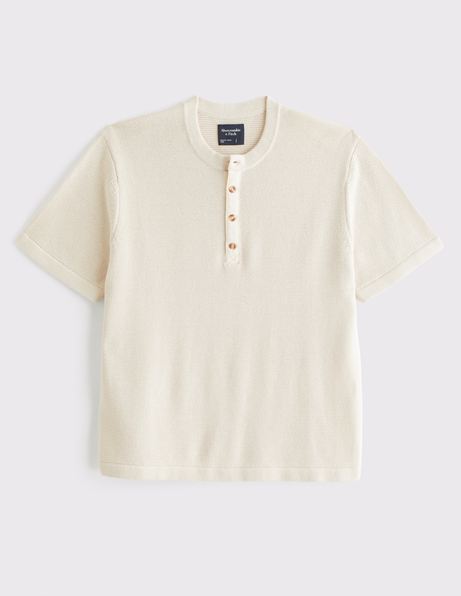 Playera cuello henley para hombre