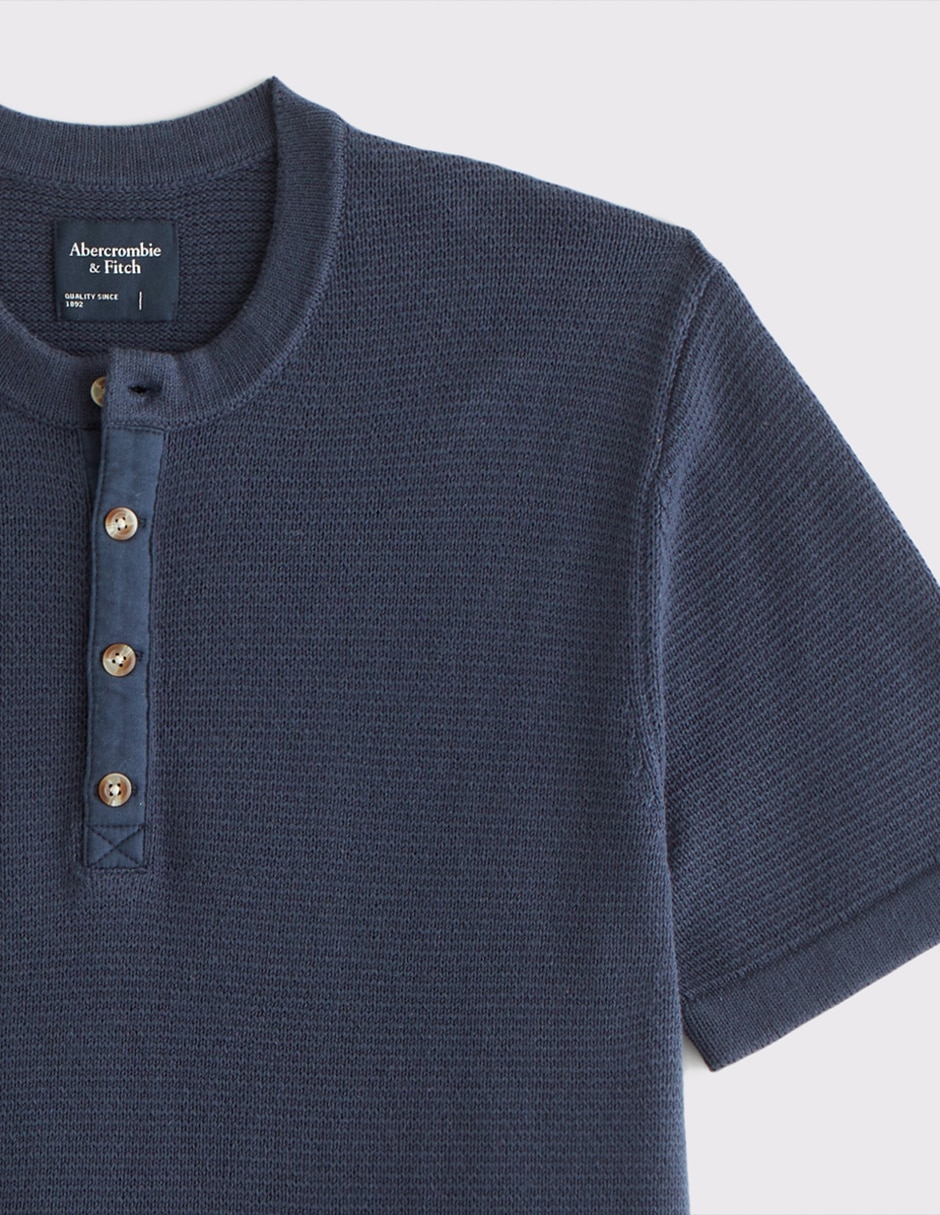 Playera cuello henley para hombre 2
