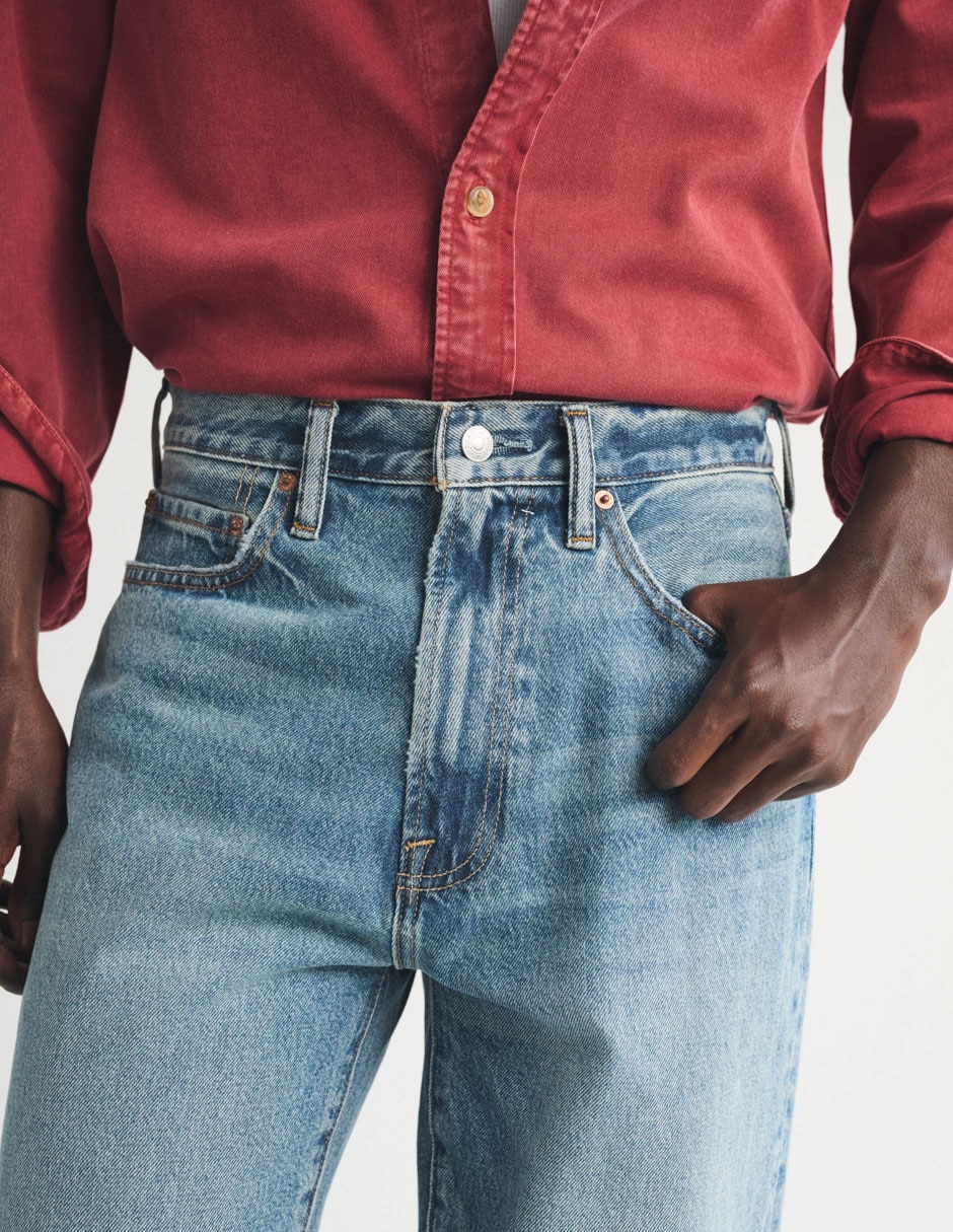 Jeans regular lavado claro para hombre 4