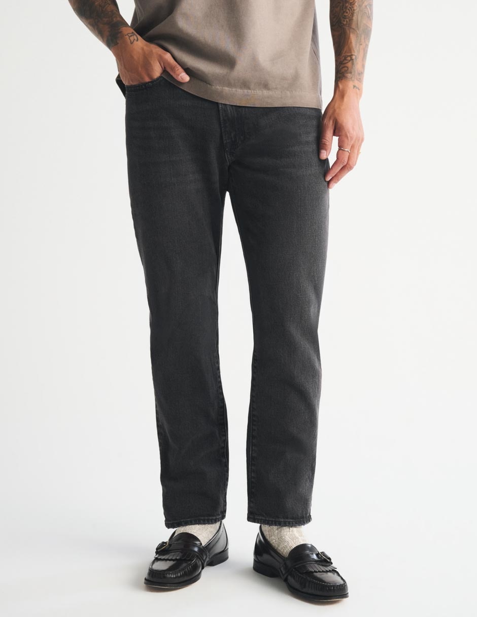 Jeans lavado obscuro para hombre 8