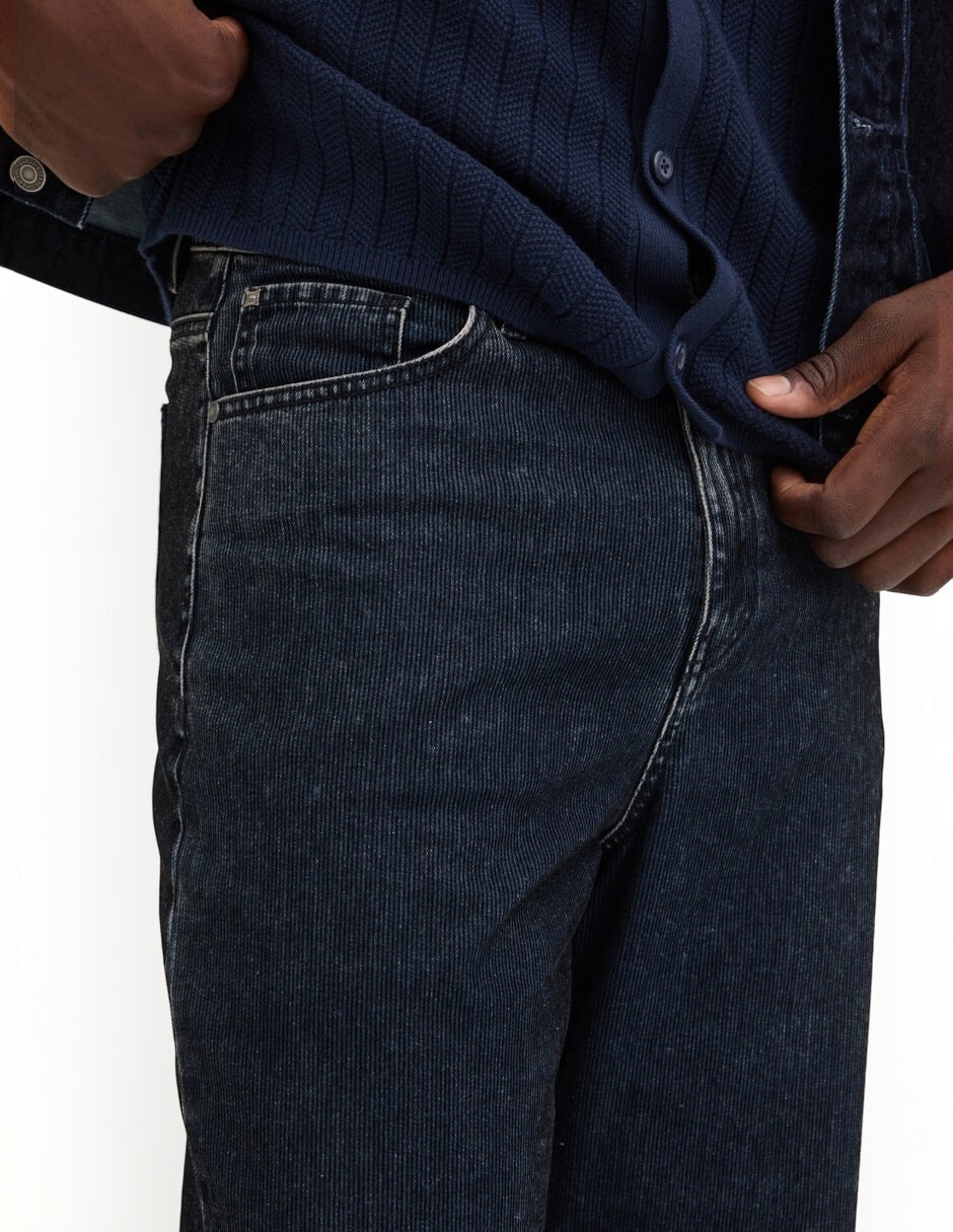 Jeans regular wide leg para hombre 7