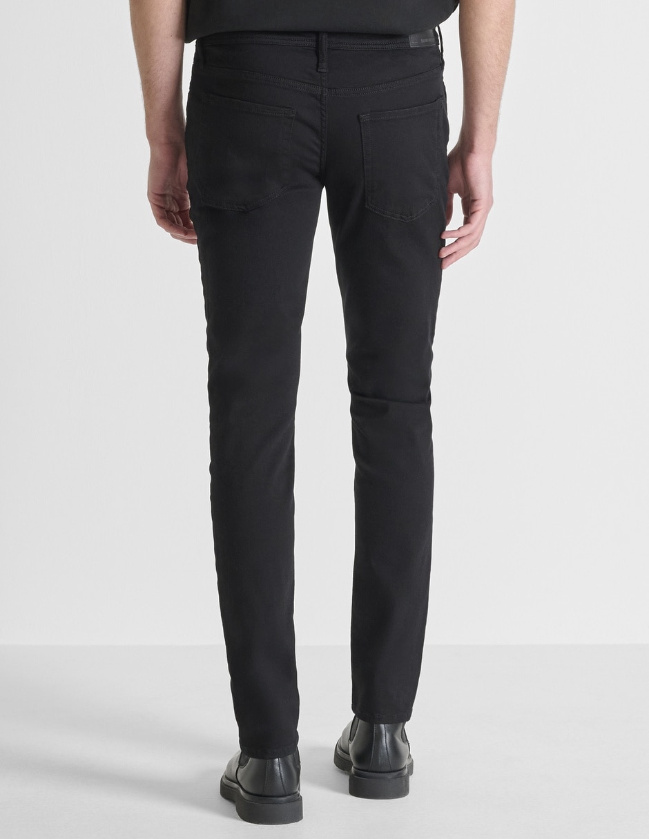 Jeans taper lavado obscuro para hombre 2